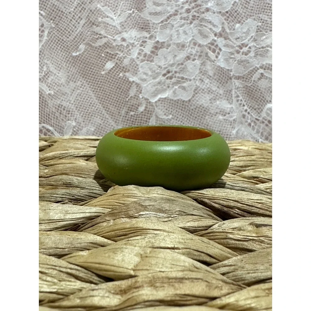 Set of 8 Vintage Olive Green Wooden Napkin Rings Chunky Round Table Decor